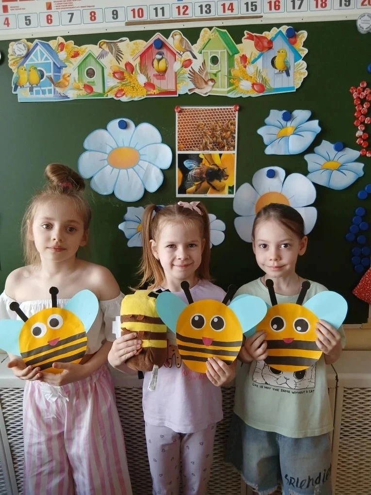 🐝 «Опасные насекомые: пчёлы» — учимся беречь природу и себя  На этой неделе наши дошколята знакомили