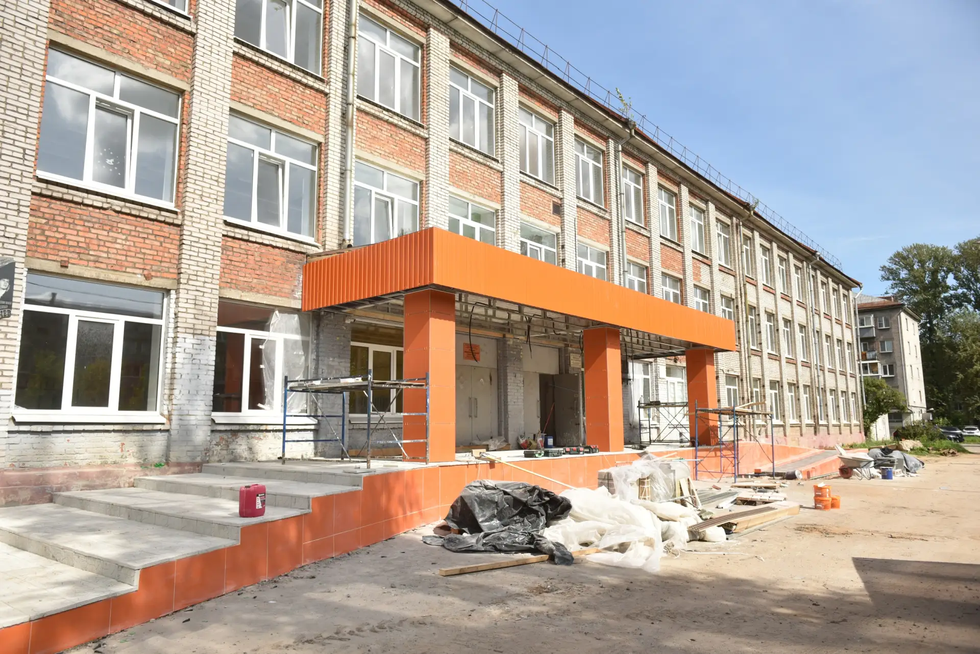 До начала нового учебного года остается почти неделя, и, конечно, горожан интересует во...