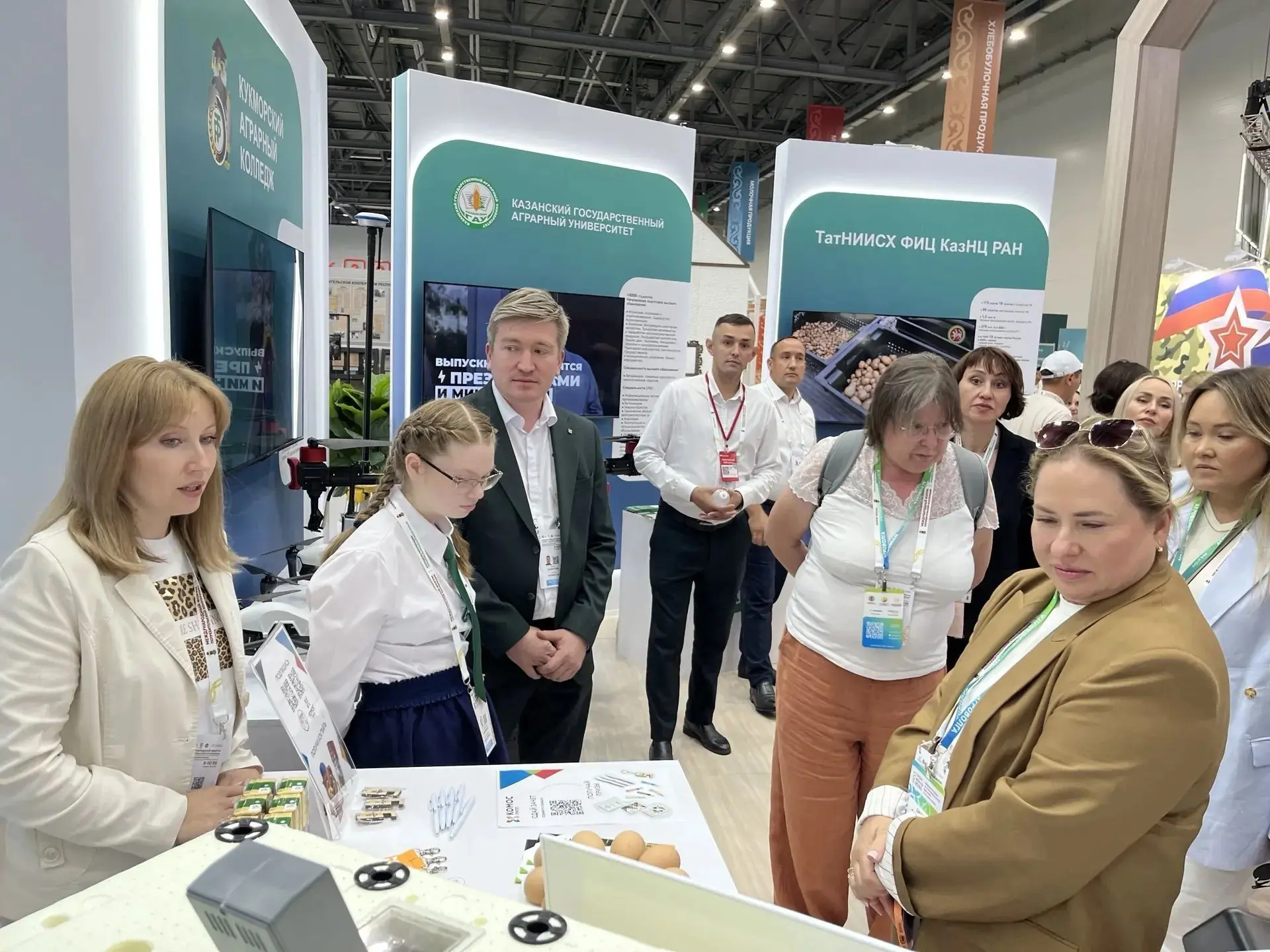 «КОМОС ГРУПП» принял участие в «АгроВолге-2026» на стенде агротехнологических классов республики 🌾
