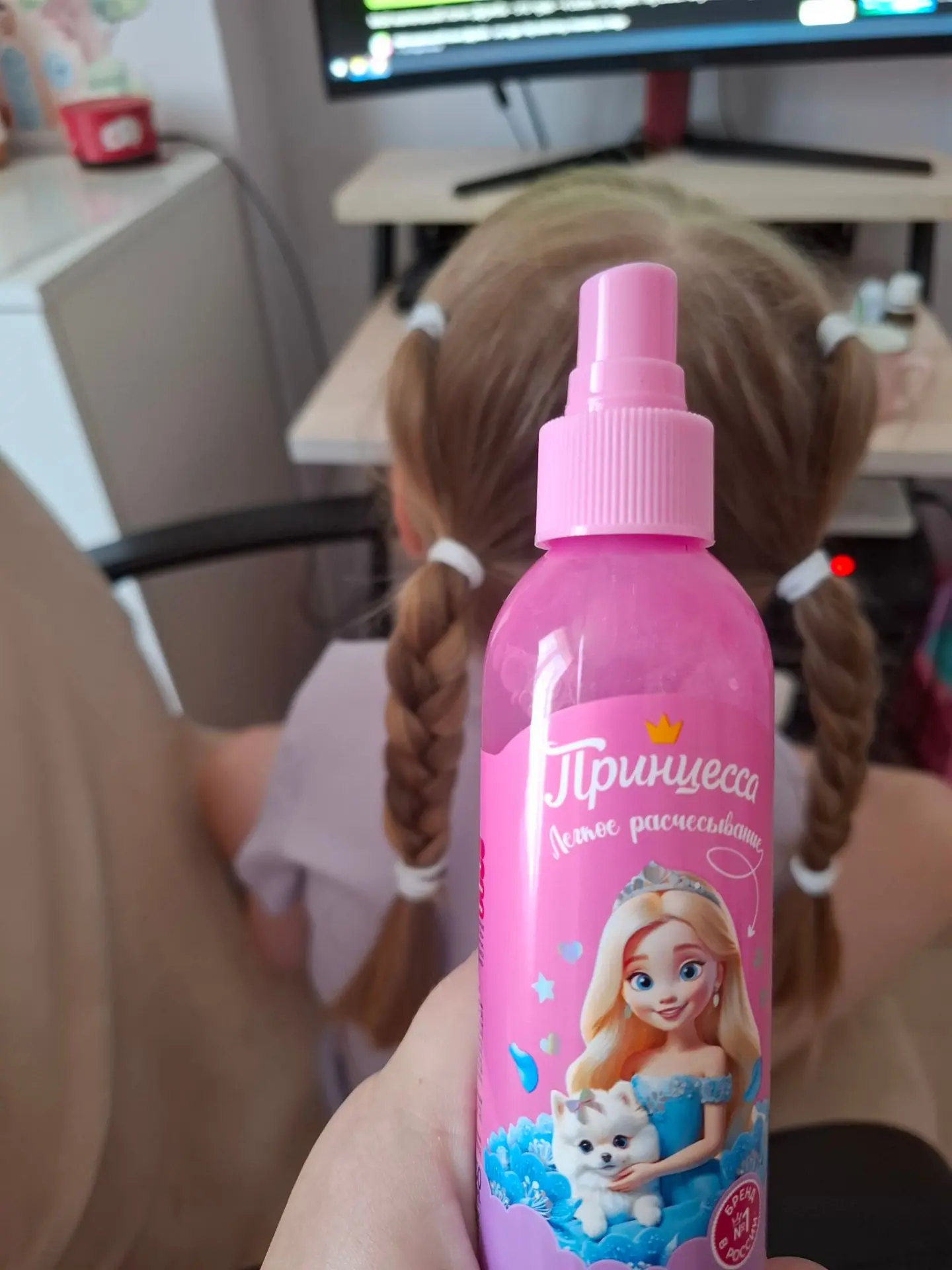 И почему я раньше упиралась и не покупала спрей для лёгкого расчесывания?🙈 это же просто чудо-изобр
