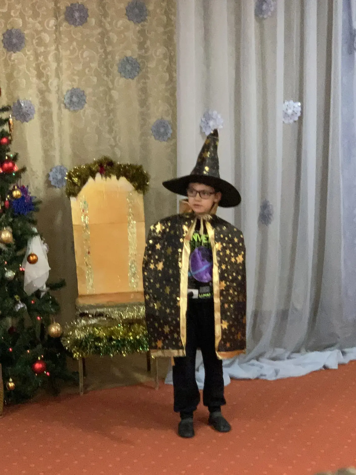 🎈 УРА! Весёлые утренники в дошкольных группах нашей любимой школы №1404 «Гамма» продолжаются!  Ребят