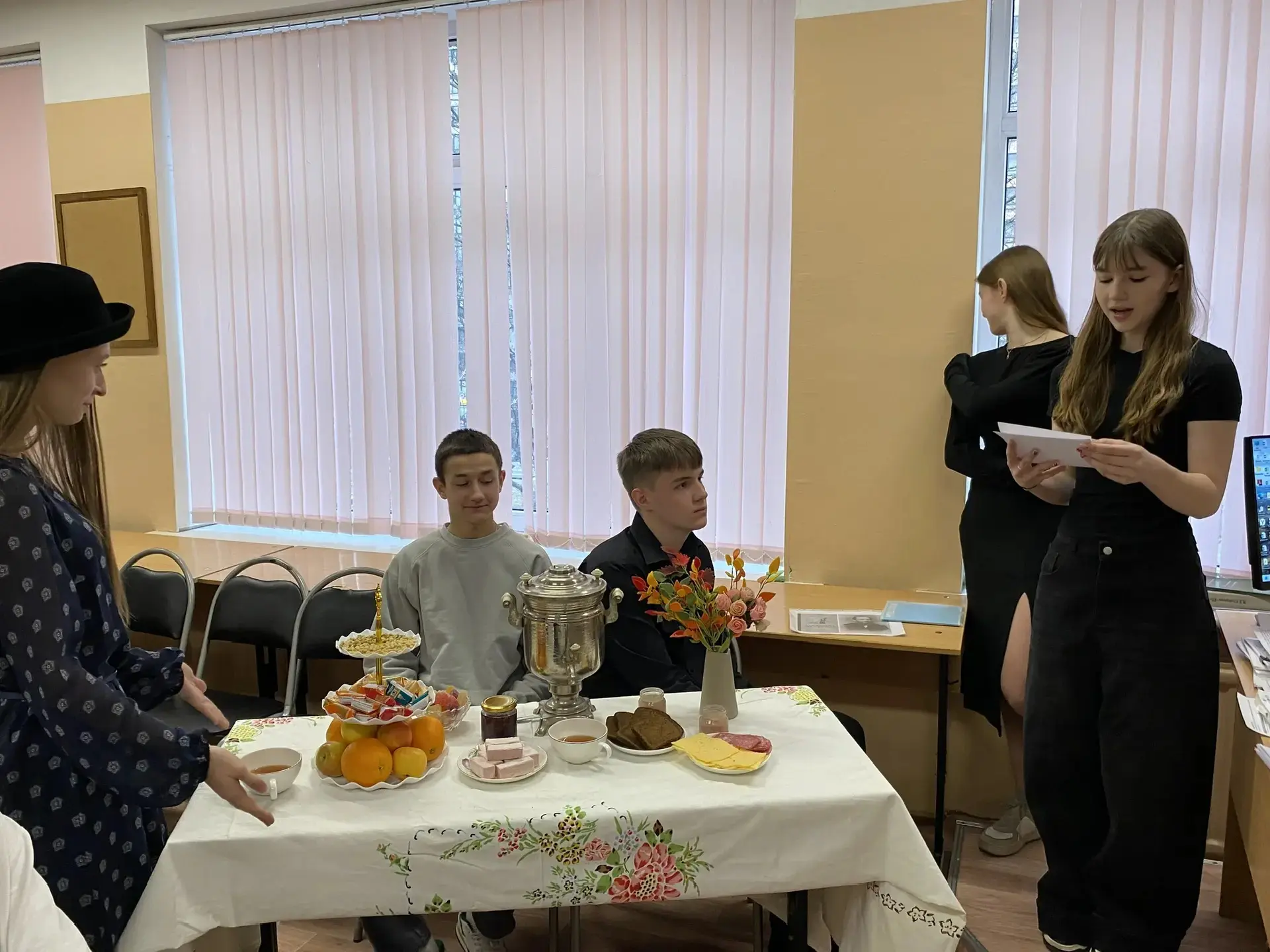 Гастрономическое путешествие 9Б класса: образы еды в русской литературе. «Литературный завтрак» (в г