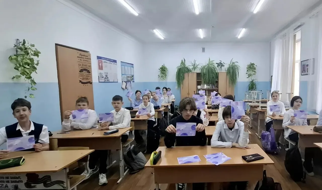 Покоряем космические вершины! 🚀👨‍🚀 Поехали! Ученики 8а класса приняли участие во Всероссийском косми