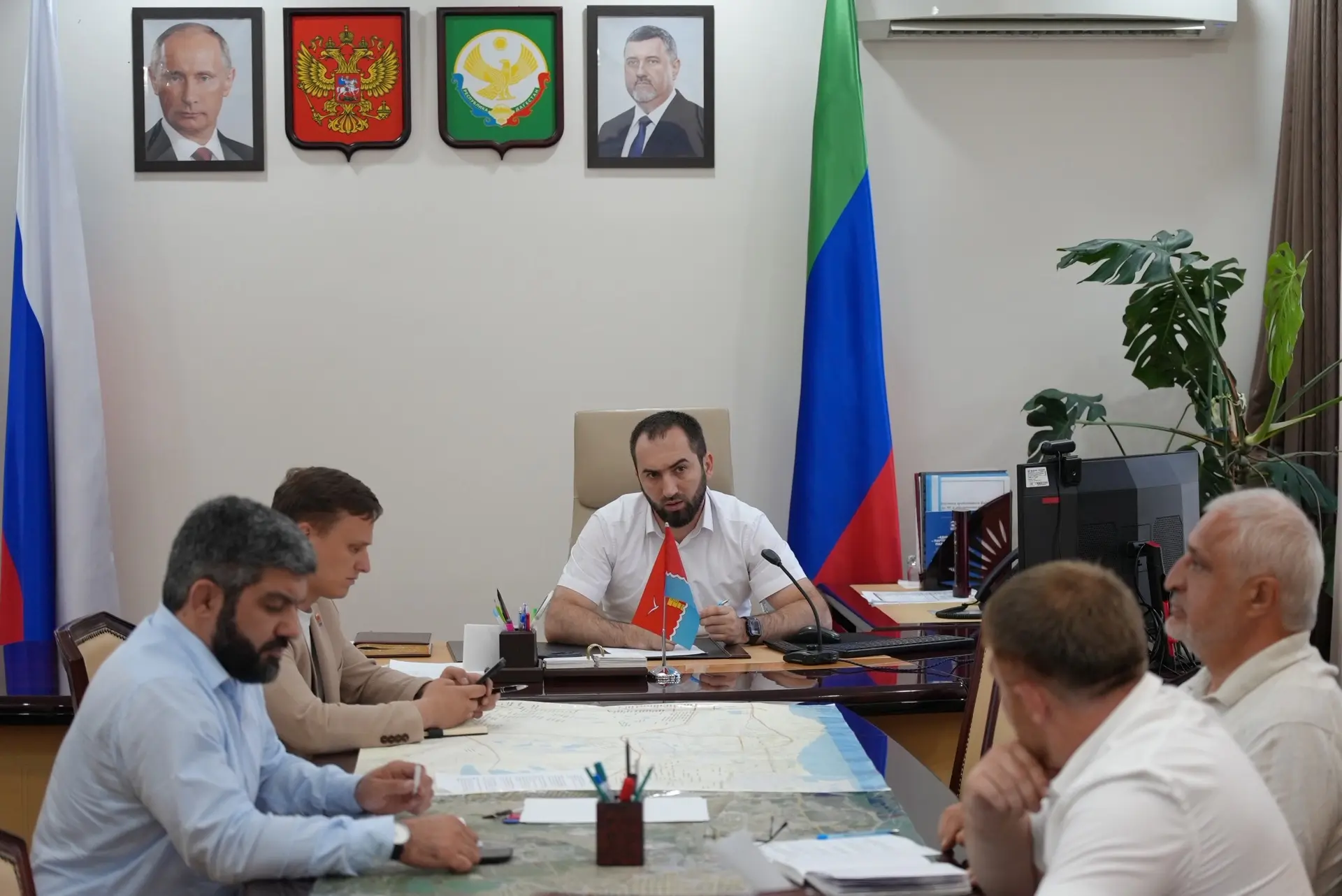 В Каспийске состоялось очередное еженедельное совещание под руководством заместителя гл...