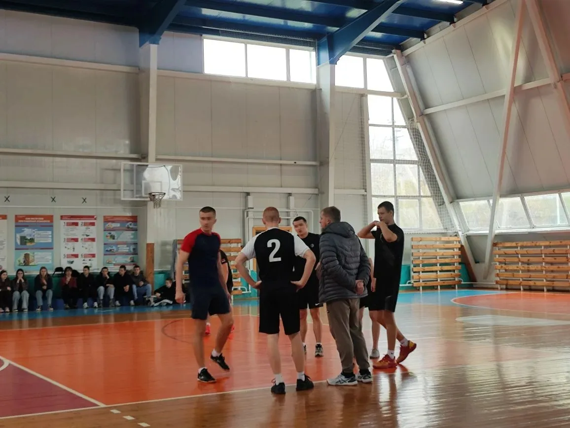🏆 Ура! Снова победа❗❗❗  Команда юношей нашего школьного спортивного клуба "Орлёнок" стала победителе