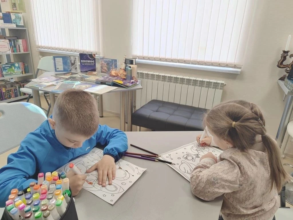 В рамках проекта "БиблиоКИТ",  -  "Игротека в библиотеке",  воспитанники дошкольной гру...