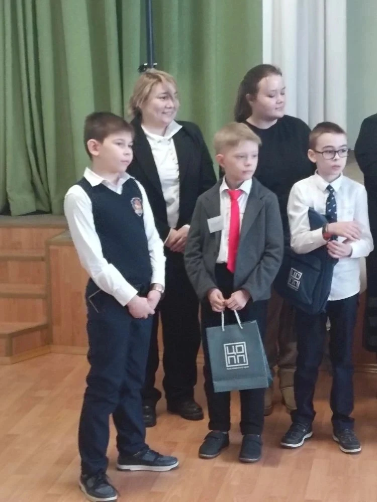 🎓 27 февраля в МАОУ СШ №16 состоялся городской открытый конкурс исследовательских проектов "Шаг в на