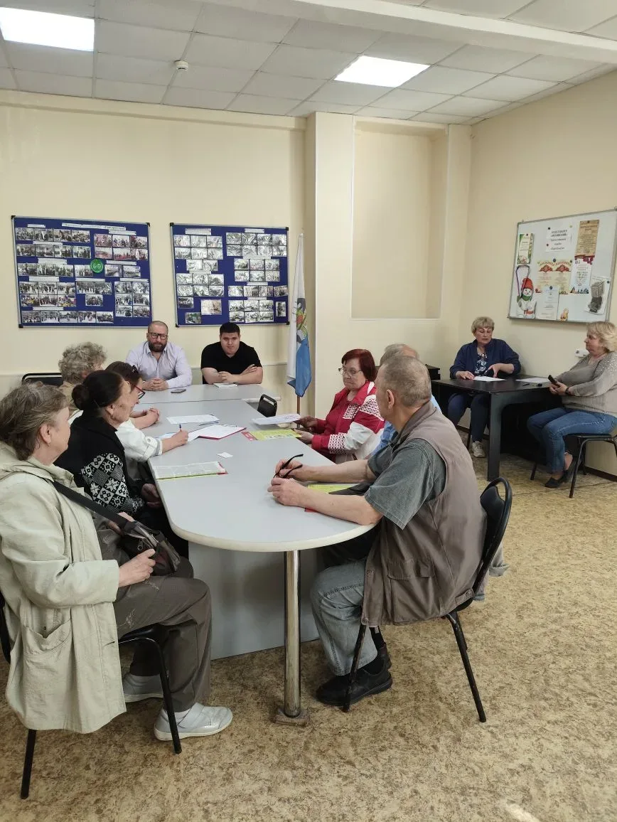 📢 Специалисты СНКО «Региональный фонд» начали серию встреч с жителями Великого Новгорода!