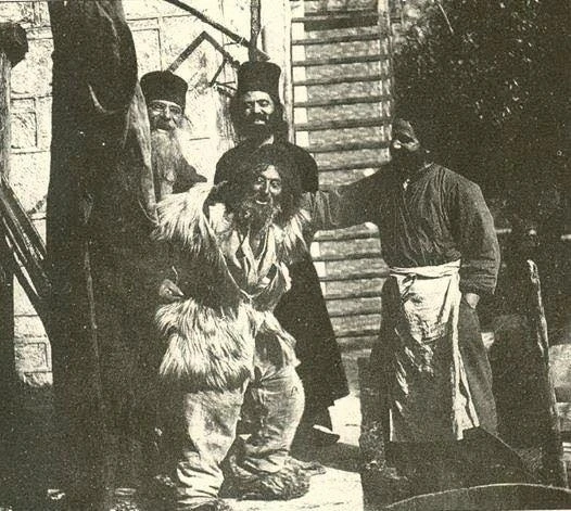 На фотографии запечатлен афонский отшельник Агафон в 1925 году.