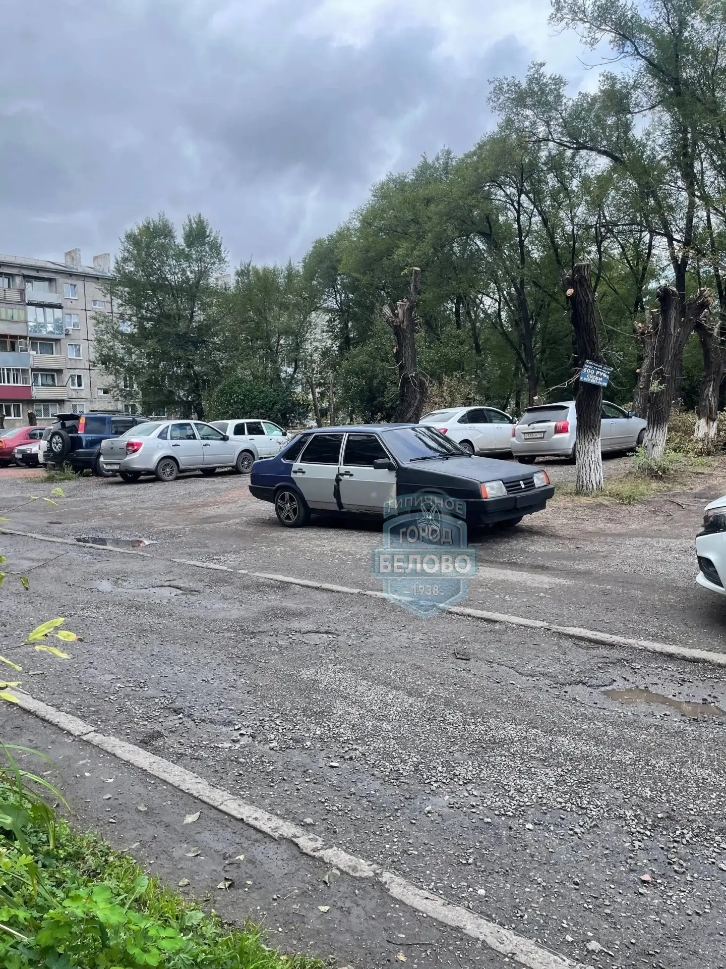 Прошу проверить водителя данного авто, носится по городу без номеров, стекла полностью ...