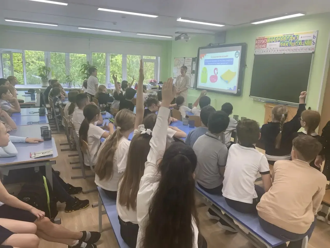 Перед летними каникулами для обучающихся 3 классов прошла интерактивная лекция «Безопас...