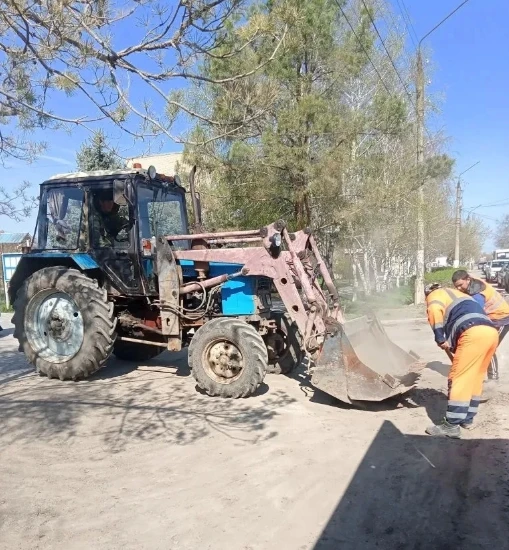 🌷 Городские клумбы готовятся к лету!  В городских парках кипит работа: скоро здесь появятся яркие од