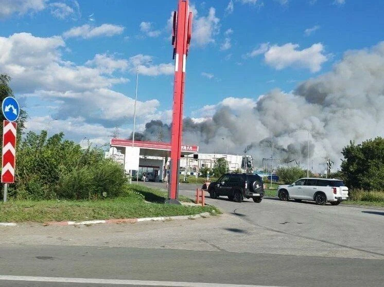 ❗️Под Самарой начали разбирать сгоревший склад Wildberries