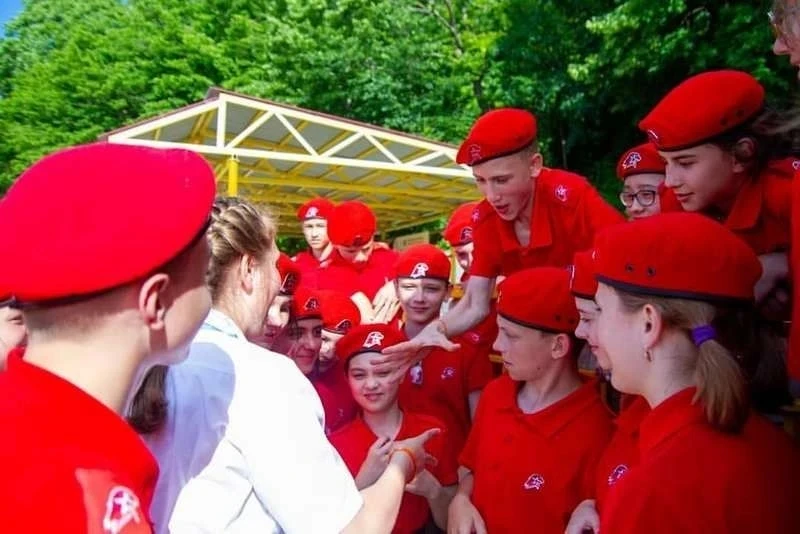 🟧 Городская профильная смена «ЮНАРМЕЕЦ»
Центр «Каравелла» и Дом ЮНАРМИИ приглашают детей и подростк