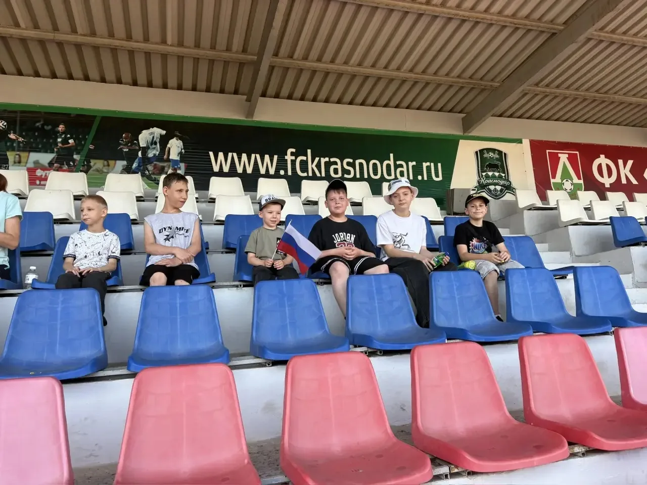 ⚽Участники летней пришкольной площадки "Страна чудес" МБОУ СОШ №6 им. Ю.А.Гагарина Кавказского район