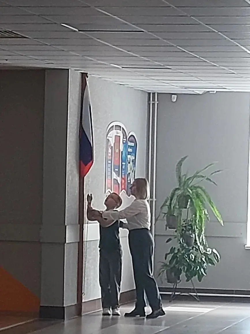 🇷🇺 Уважаемые родители, коллеги и ребята!  Сегодня, 18 мая, в нашей школе прошла торжественная линейк