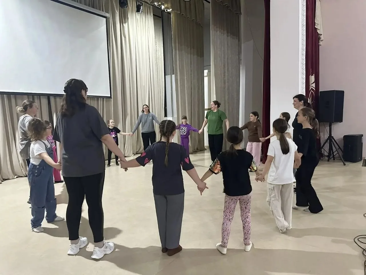 В Доме культуры провели танцевальный мастер-класс совместно с руководителем хореографич...