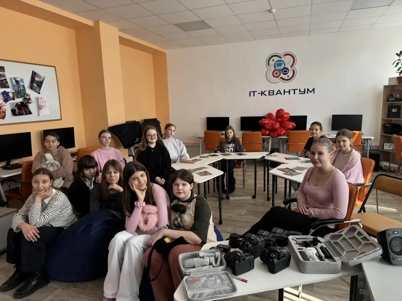 🚀 #НеделяВысокихТехнологий 💻  Сегодня снова рады были побывать у  наших друзей в Кванториуме! ❤️ Уже