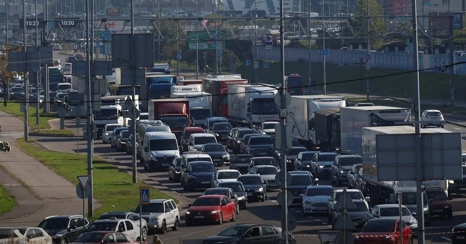 ❗️Удары по мостам в Киеве и других городах Украины могут осложнить снабжение ВСУ техник...