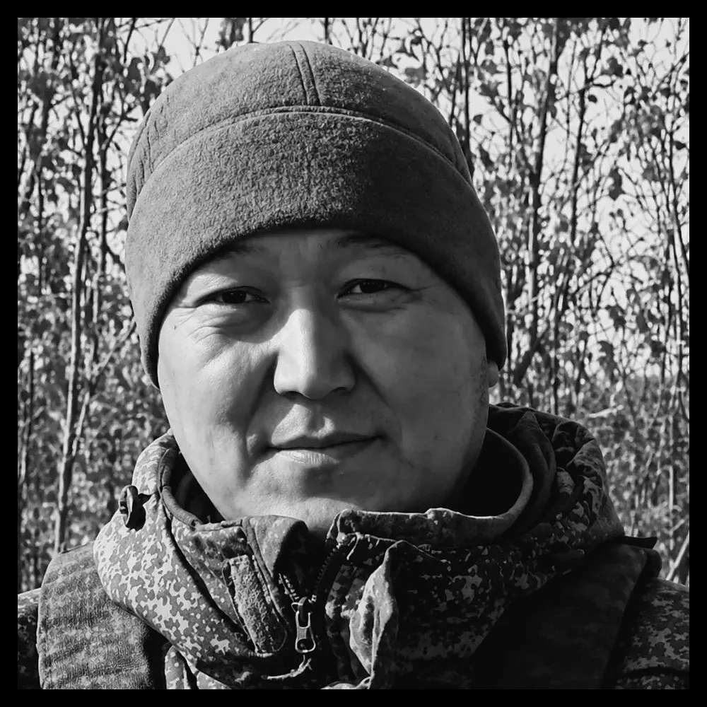 ПОГИБ ВЫПУСКНИК МЕДИЦИНСКОГО КОЛЛЕДЖА ЕВГЕНИЙ АДАРОВ

Евгений Иванович Адаров родился 
16 апреля 198