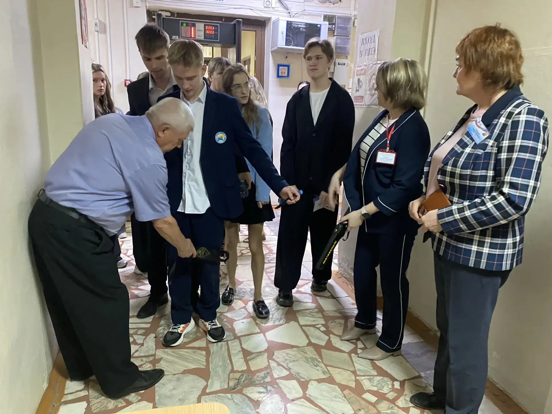 🏫  У школьников наступила горячая пора, они сдают выпускные экзамены. С целью монитори...