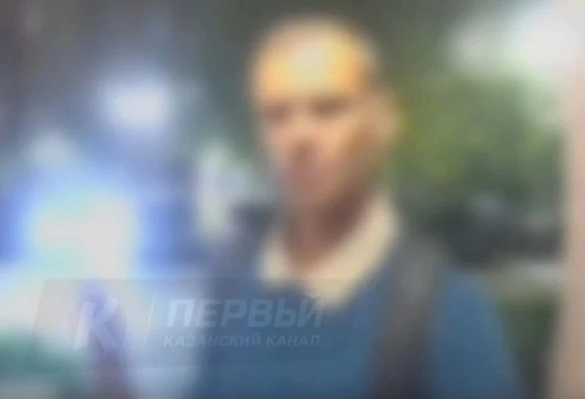 😡 Мужик преследовал подростков в подъездах Казани