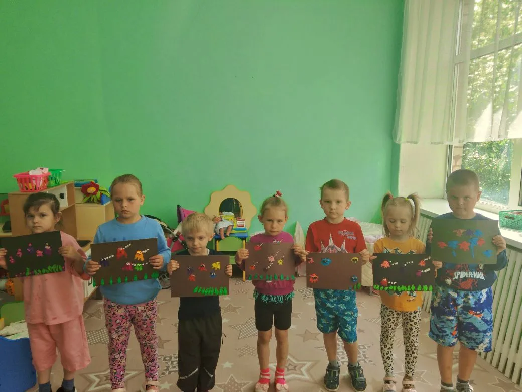 "Веселые осьминожки 🐙".
Рисование пластилином.
Старшая группа.