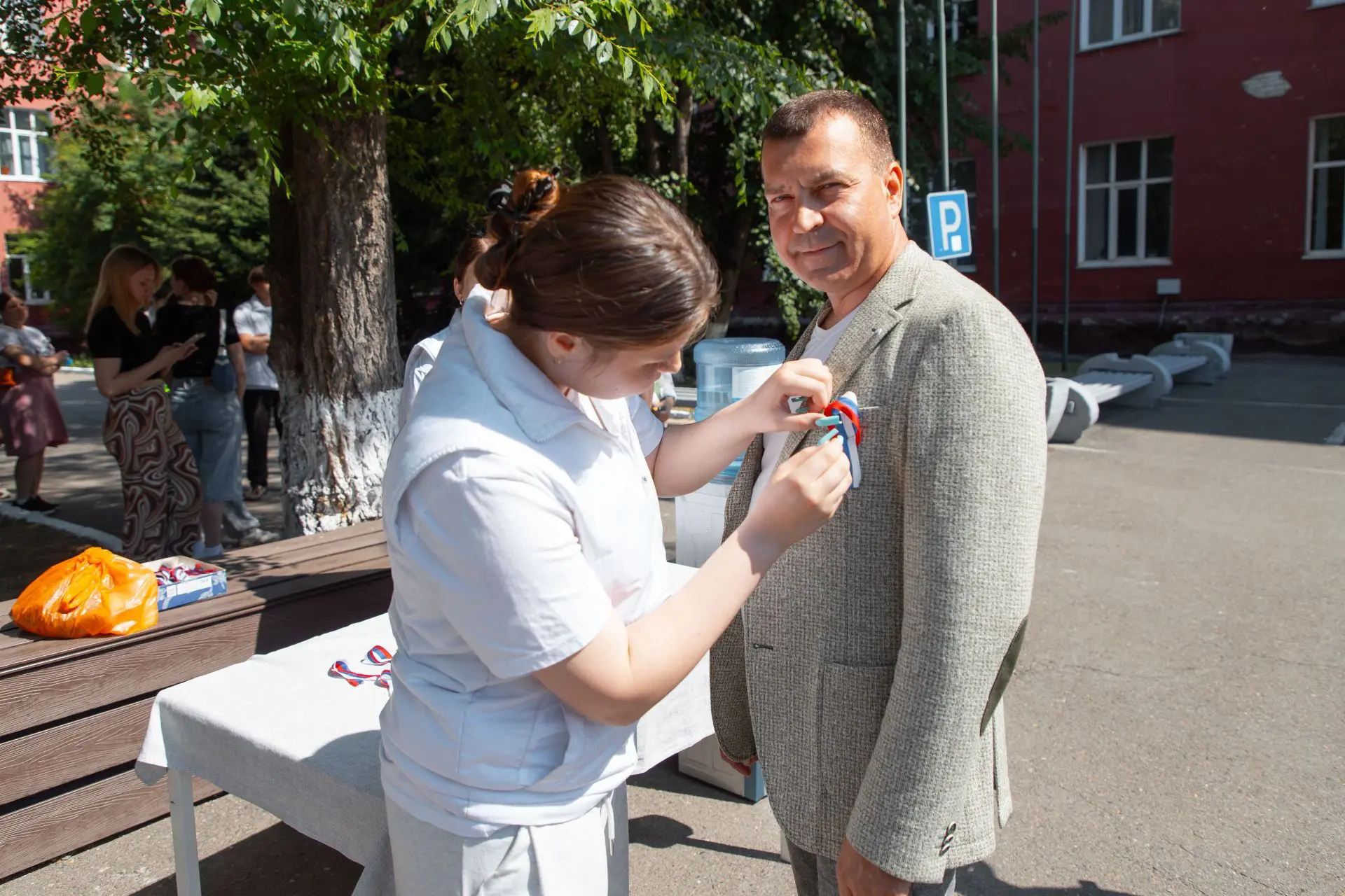 💃🎺В Алтайском ГАУ состоялся концерт, посвященный Дню России

✅Несмотря на летнюю жару, на площади 