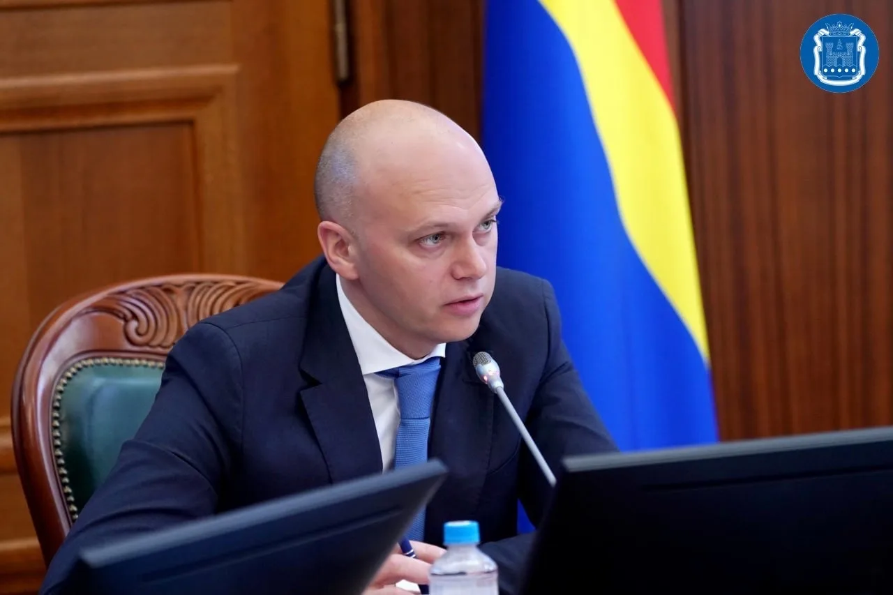 Губернатор Алексей Беспрозванных провёл оперативное совещание областного правительства. Обсудили воп