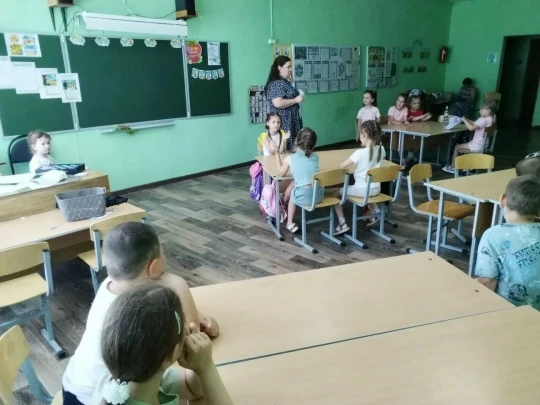 Новости из лагеря: среда, жаркий и солнечный день ☀🌞

Сегодня среда, и погода радует нас по‑настоящ