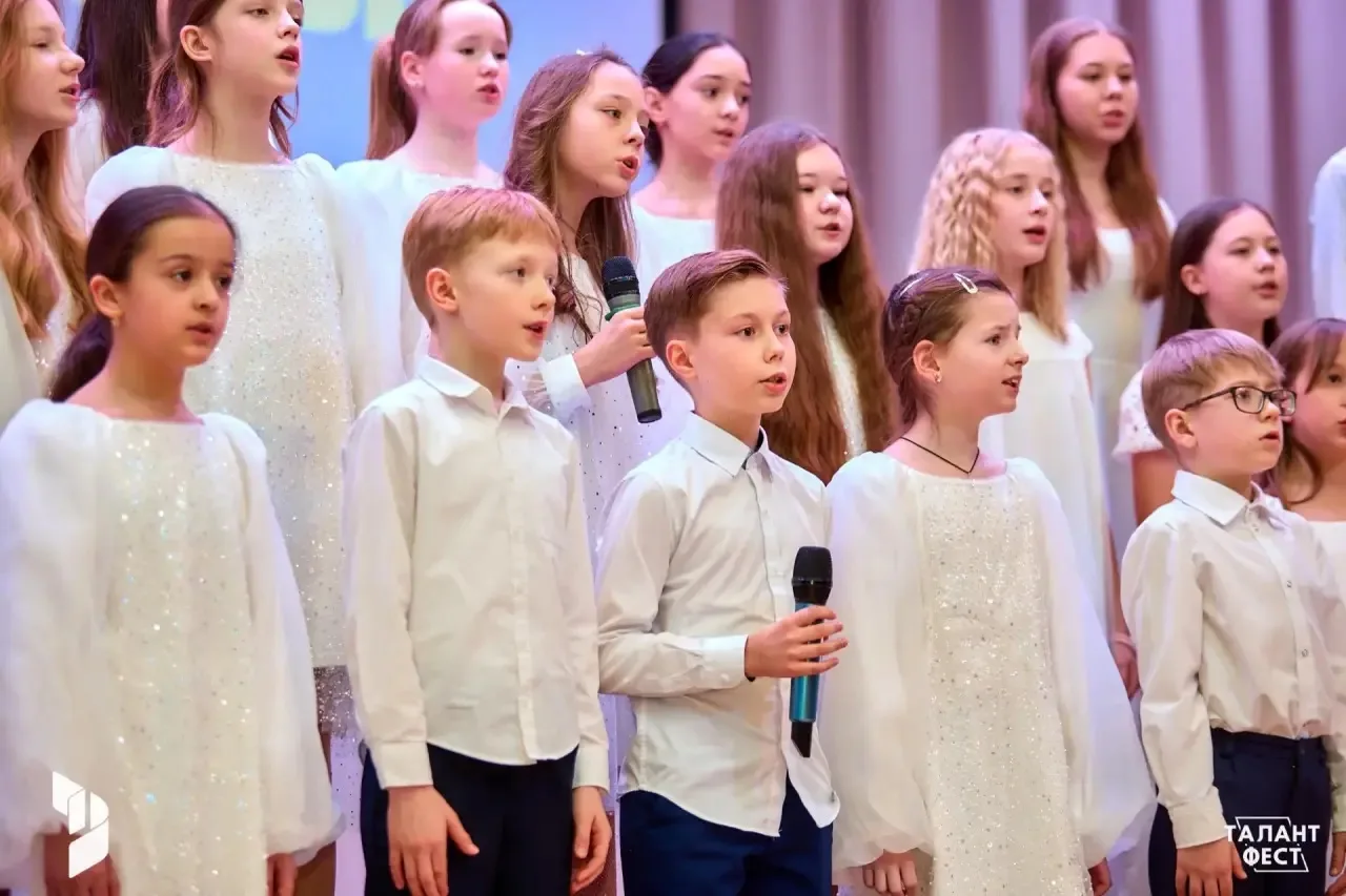 🎶РАЗНОЦВЕТНЫЕ ГОЛОСА🎶  🗝️Знаете ли вы, что в нашей школе есть настоящая музыкальная жемчужина?  🎊В э