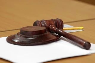 Омск не устаёт удивлять: местный суд, похоже, решил, что убивать по любви — это другое....