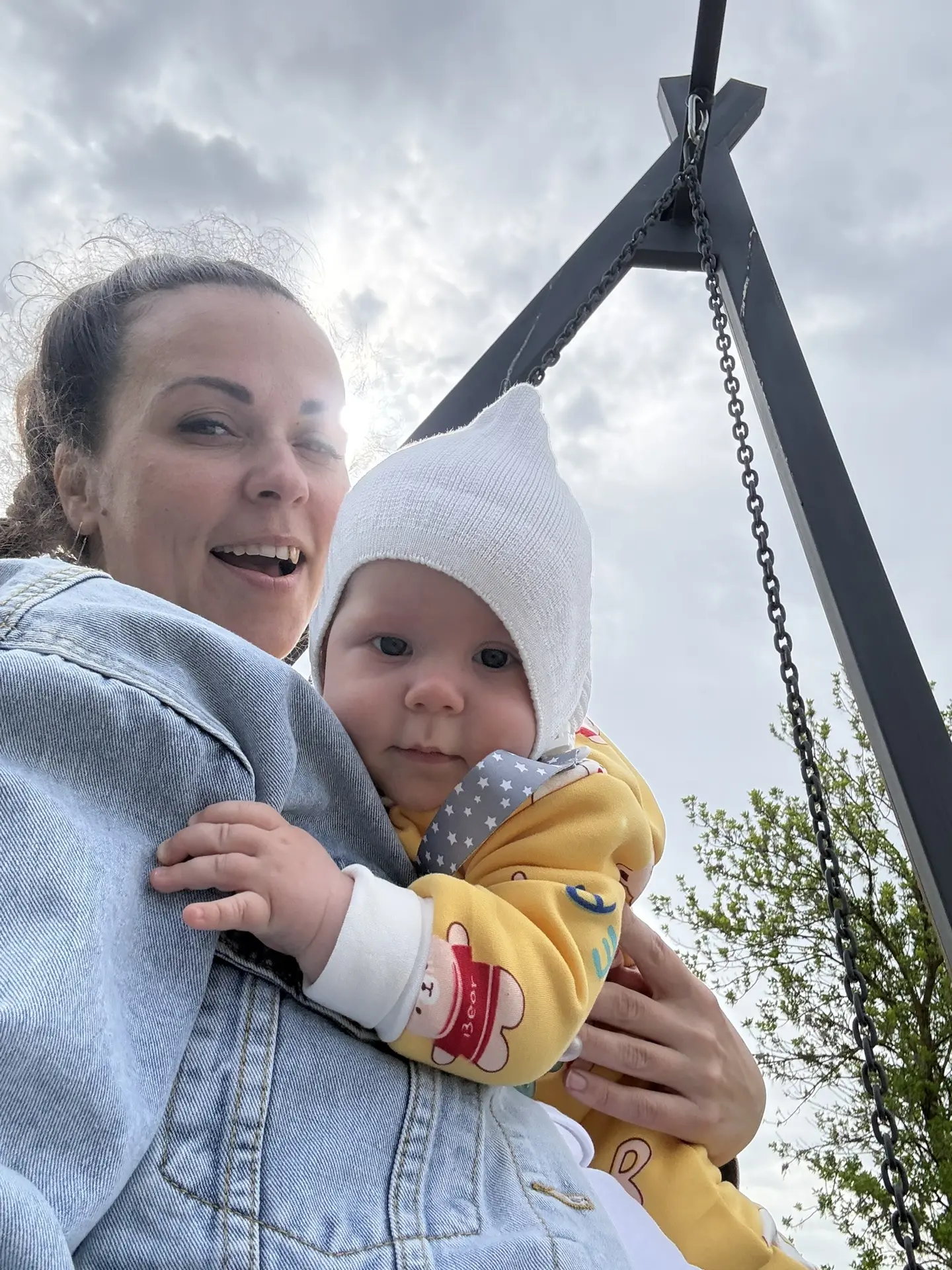 Мы катаемся , гуляемся , папа щас с яйцами доделает дела и сказал пойдём гулять 😊
