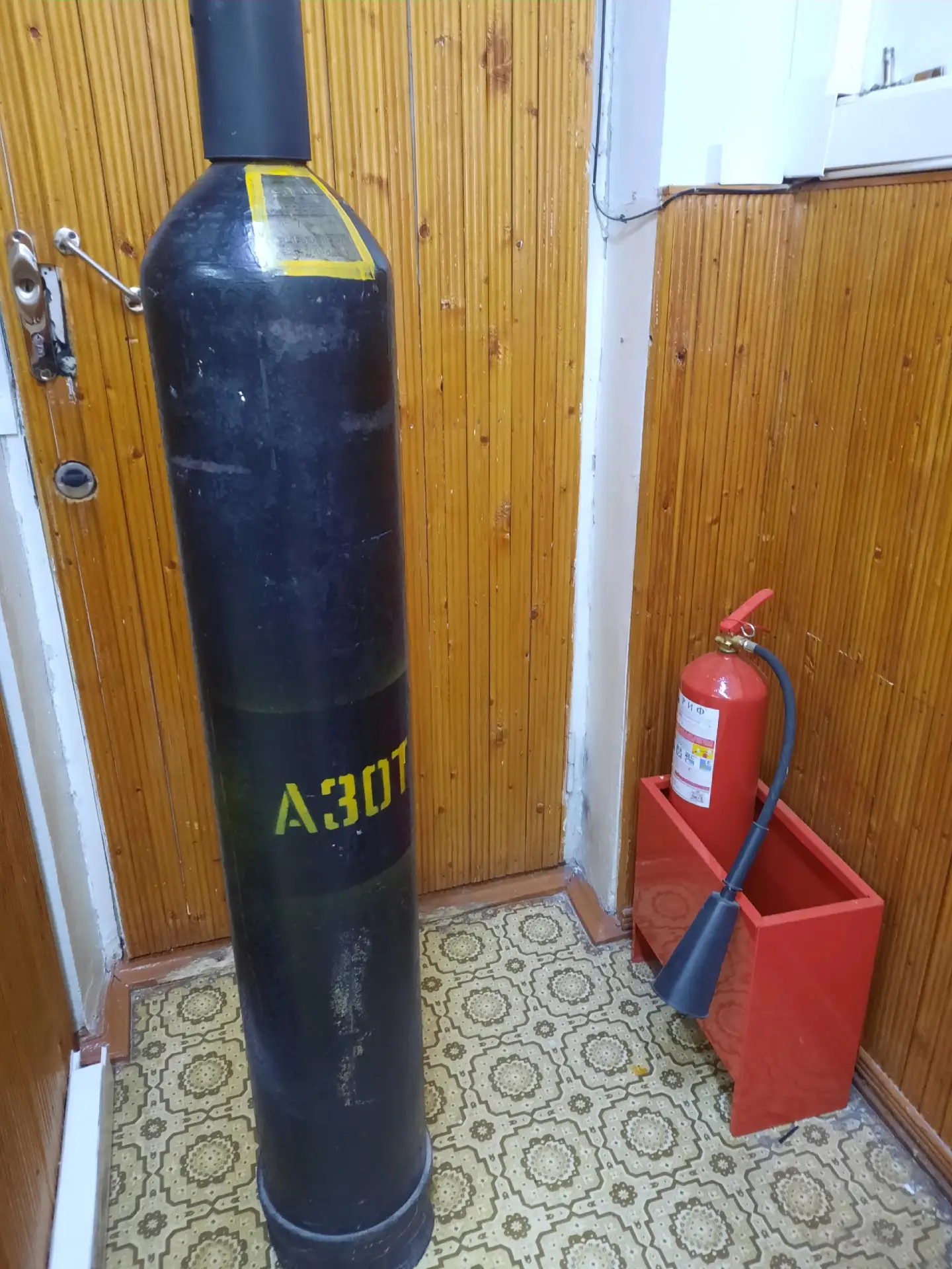 @@@ продам газовый баллон (азот) в хорошем состоянии, цена 4000р, тел 89128662230