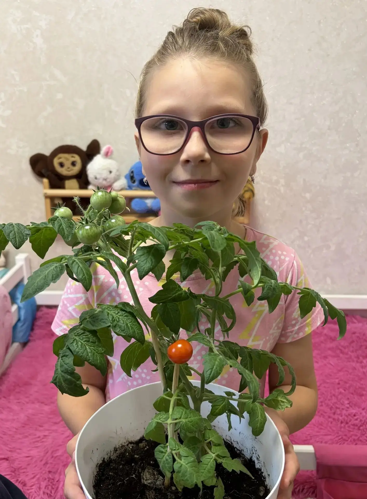 МАЛЕНЬКАЯ ДЕВОЧКА — БОМБИЧЕСКИЙ УРОЖАЙ! 🍅💪