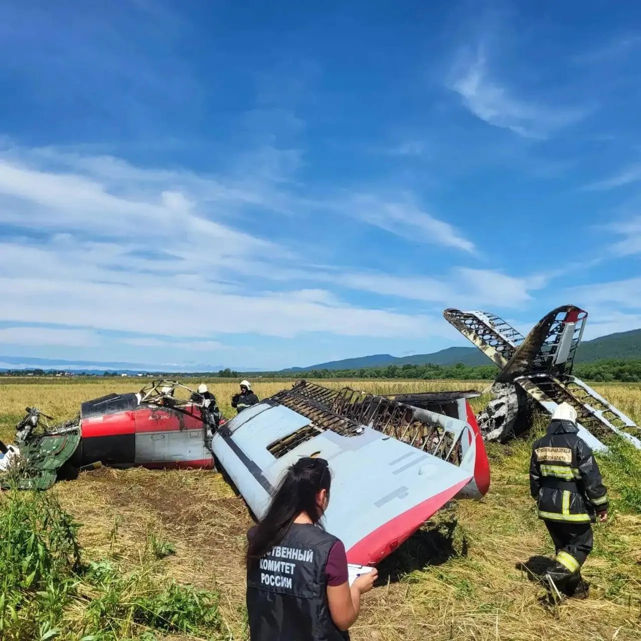 ⚡️Самолёт Ан-3 рухнул в поле на Сахалине в районе села Кировское.