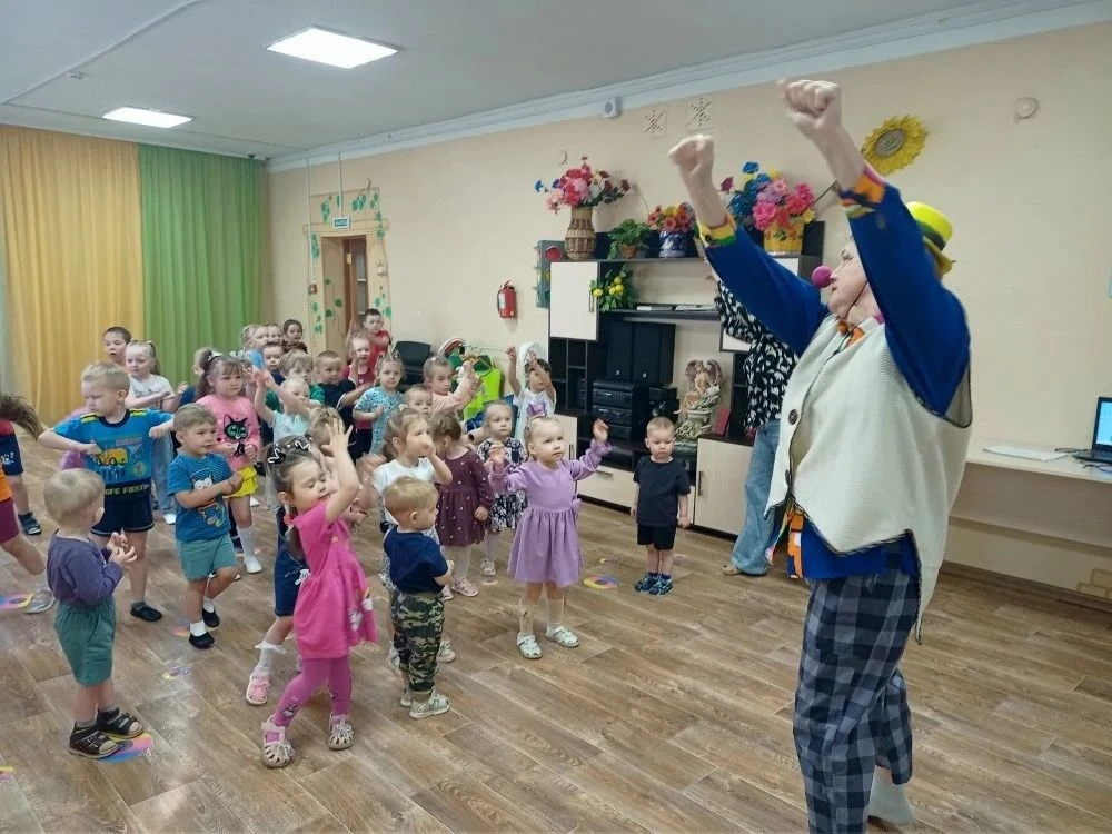 🎶 Музыкальная зарядка в детском саду п. Полуночное! 👫Сегодня, 04 июня 2026 года, в на...