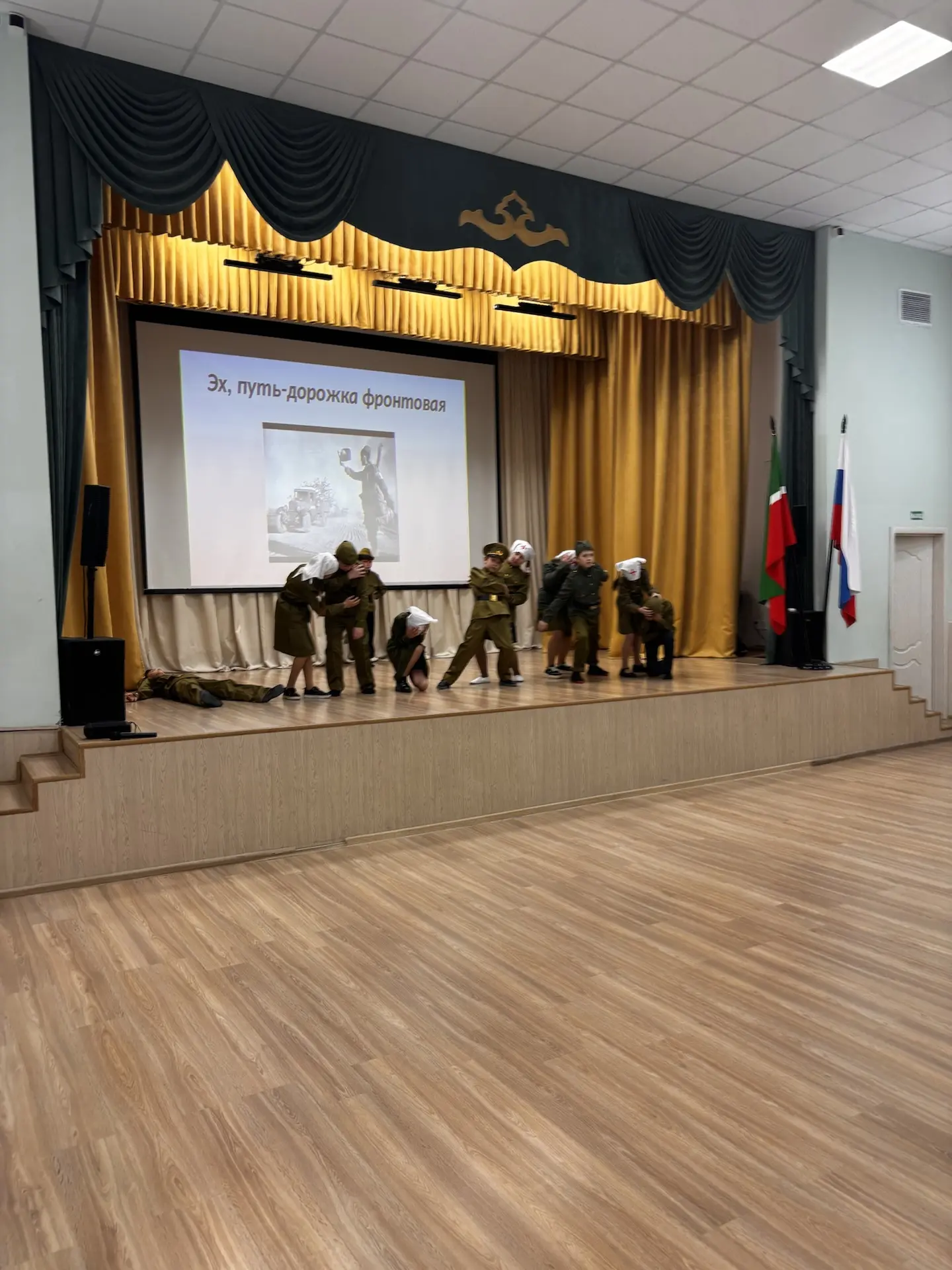 В преддверии 9 мая в параллели 3-х классов нашей гимназии прошло трогательное и торжественное меропр