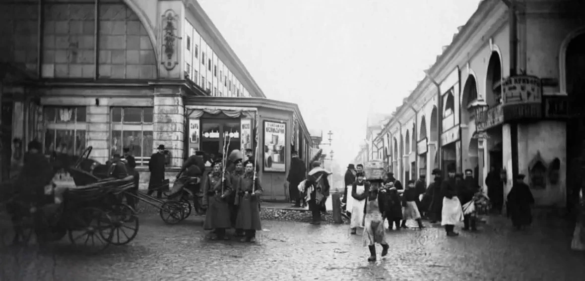 🏛️ Так выглядел Андреевский рынок на Васильевском острове в 1905 году