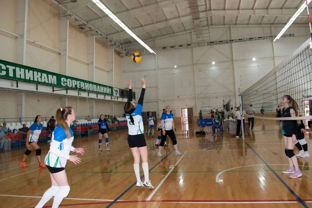 🏐 В ФОКе завершились соревнования по волейболу в рамках XXVIII комплексной Спартакиады городов Амур