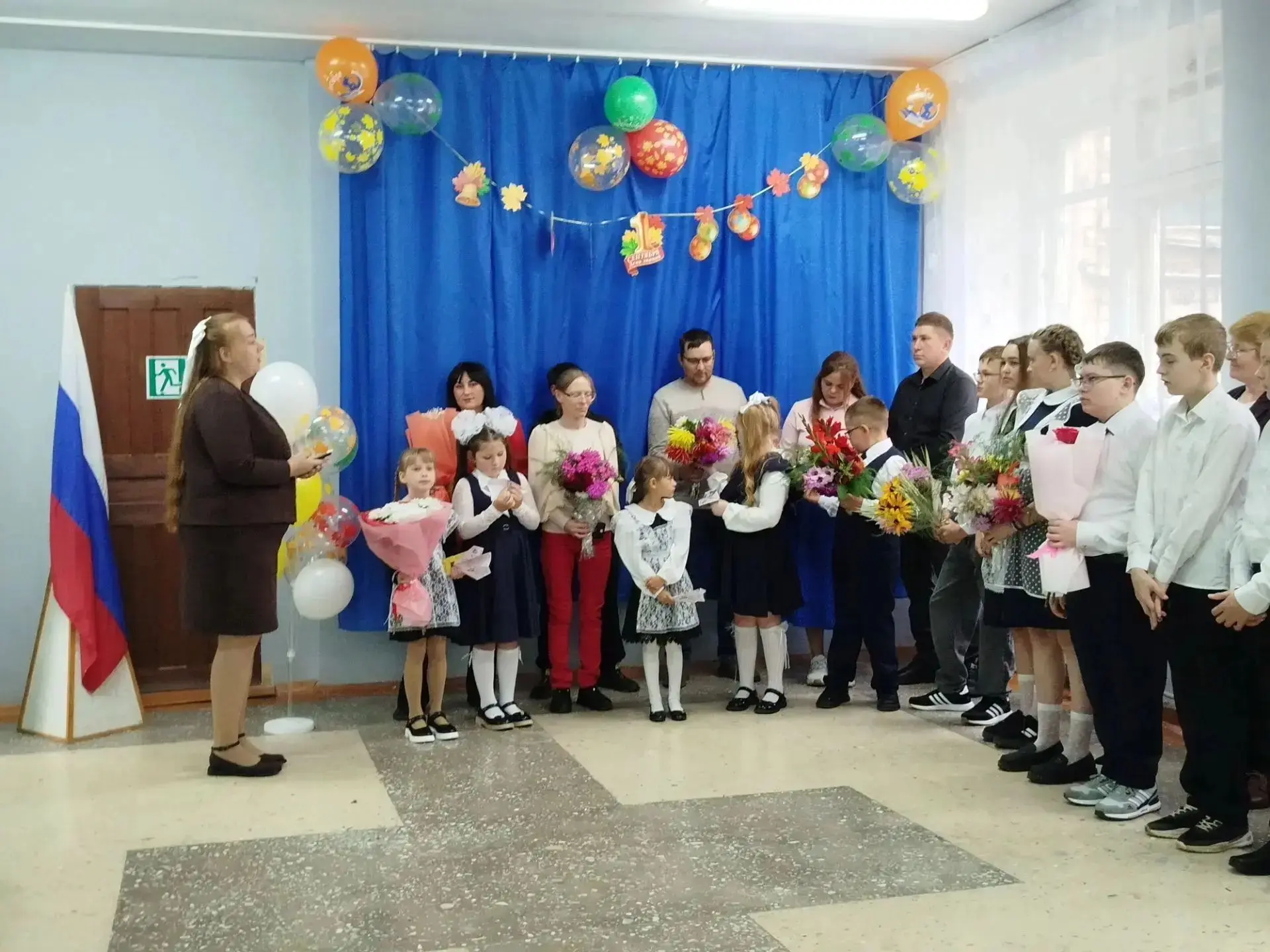 В МКОУ ООШ с. Мякиши прошла торжественная линейка, посвященная Дню знаний!