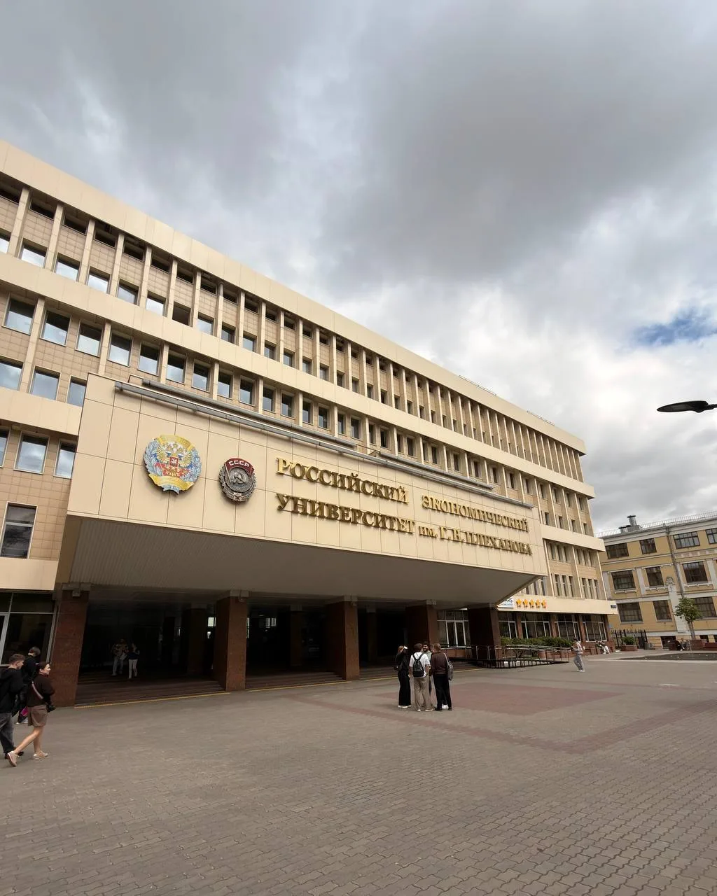 👩‍🏫 Вчера у меня случился новый опыт - я выступала перед студентами в Российском экономическом уни