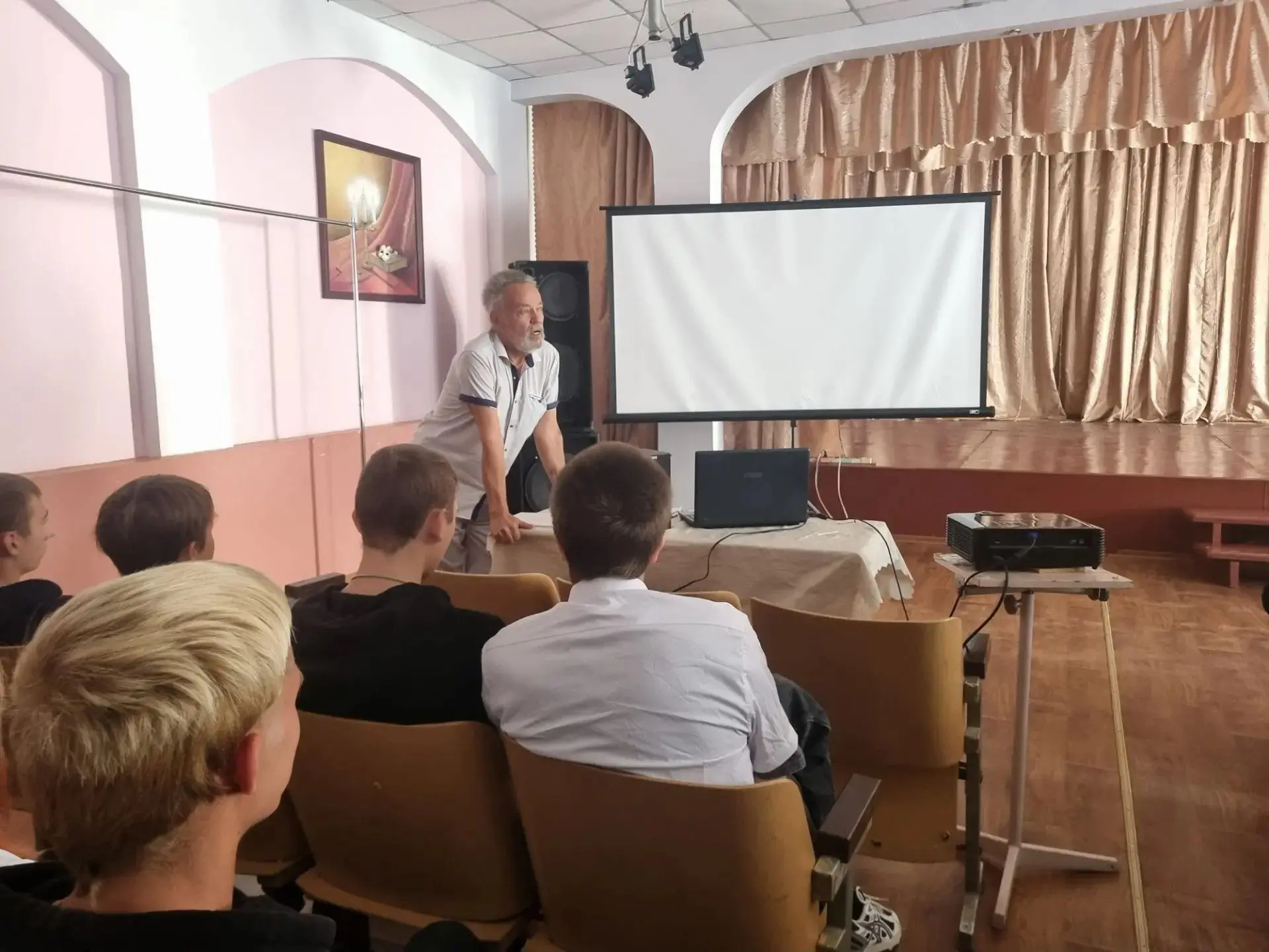 Безопасность — прежде всего: в колледже прошел инструктаж для студентов