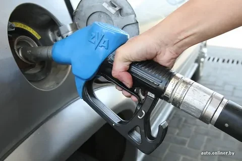💨 Полный бак «под пробку»: почему эта привычка может сломать вентиляцию вашего автомоб...