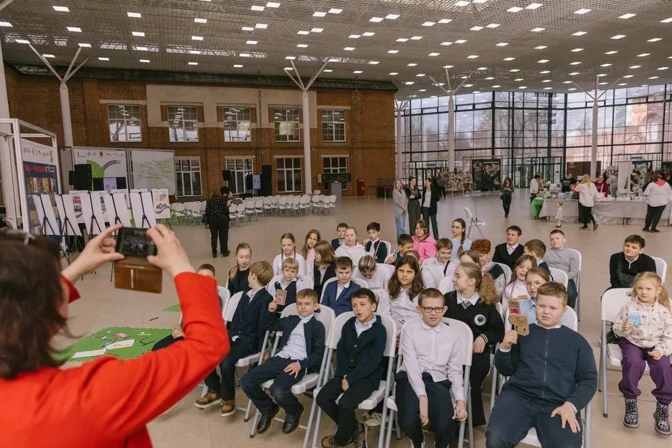 Тула читает — и это уже не метафора, а факт!  С 23 по 25 апреля в Тульском кремле прошла книжная ярм