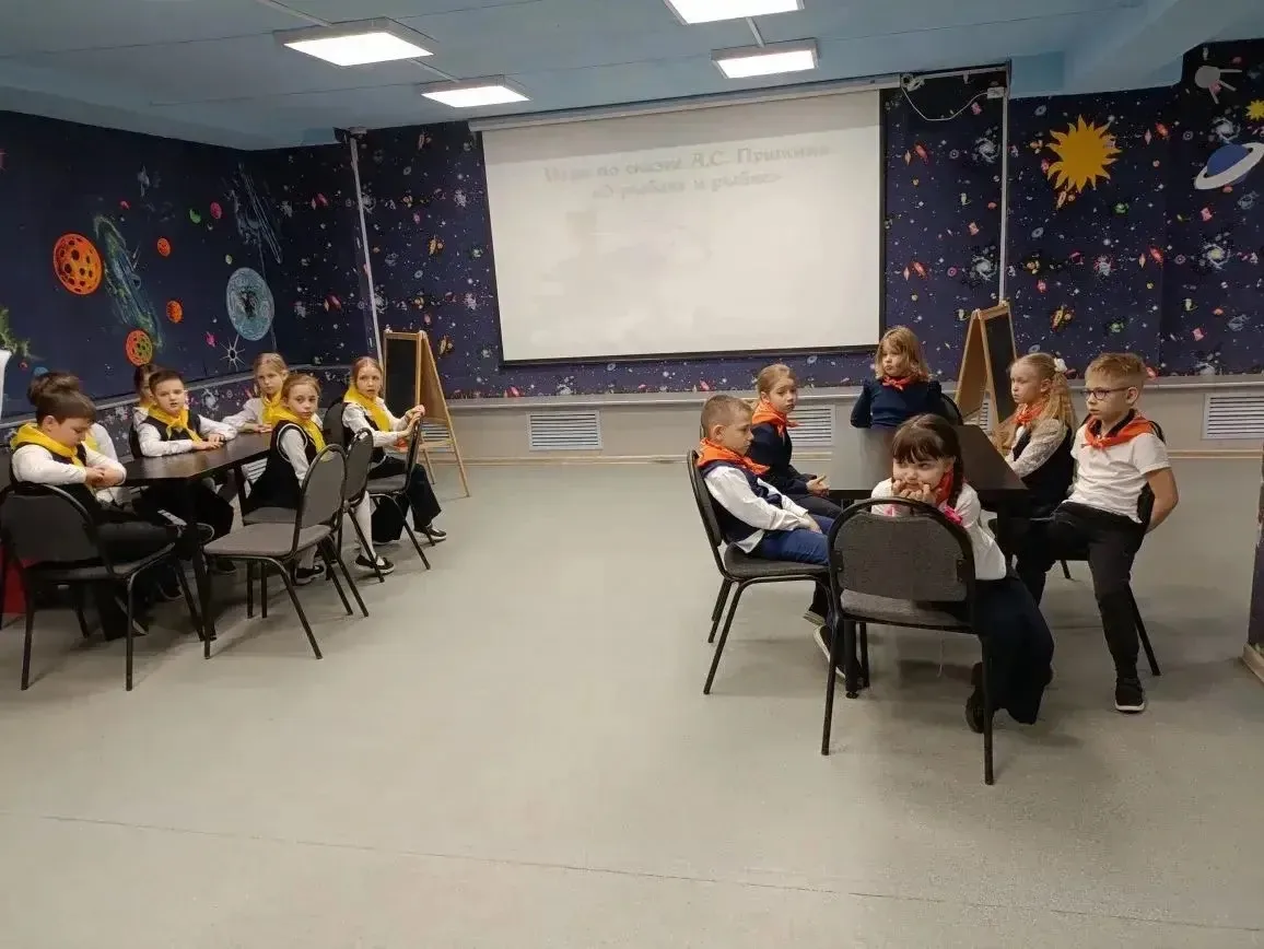 ⭐️ Достигнув «БиблиоОлимпа»  🌿 Сборные команды из 1 класса «П», «Н», «Т» и «М» классов приняли участ