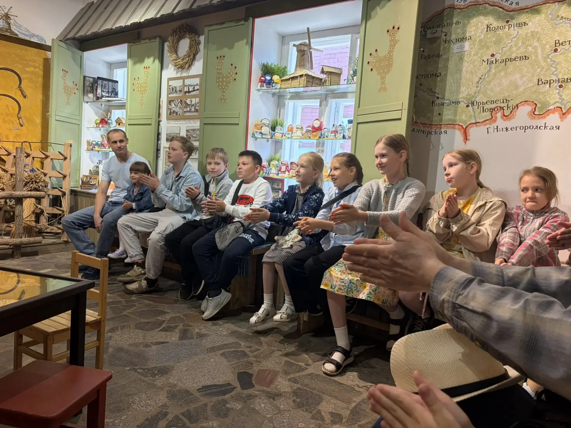 Дорогие друзья, у нас продолжается летняя творческая смена. Ребята побывали в  «Музее х...