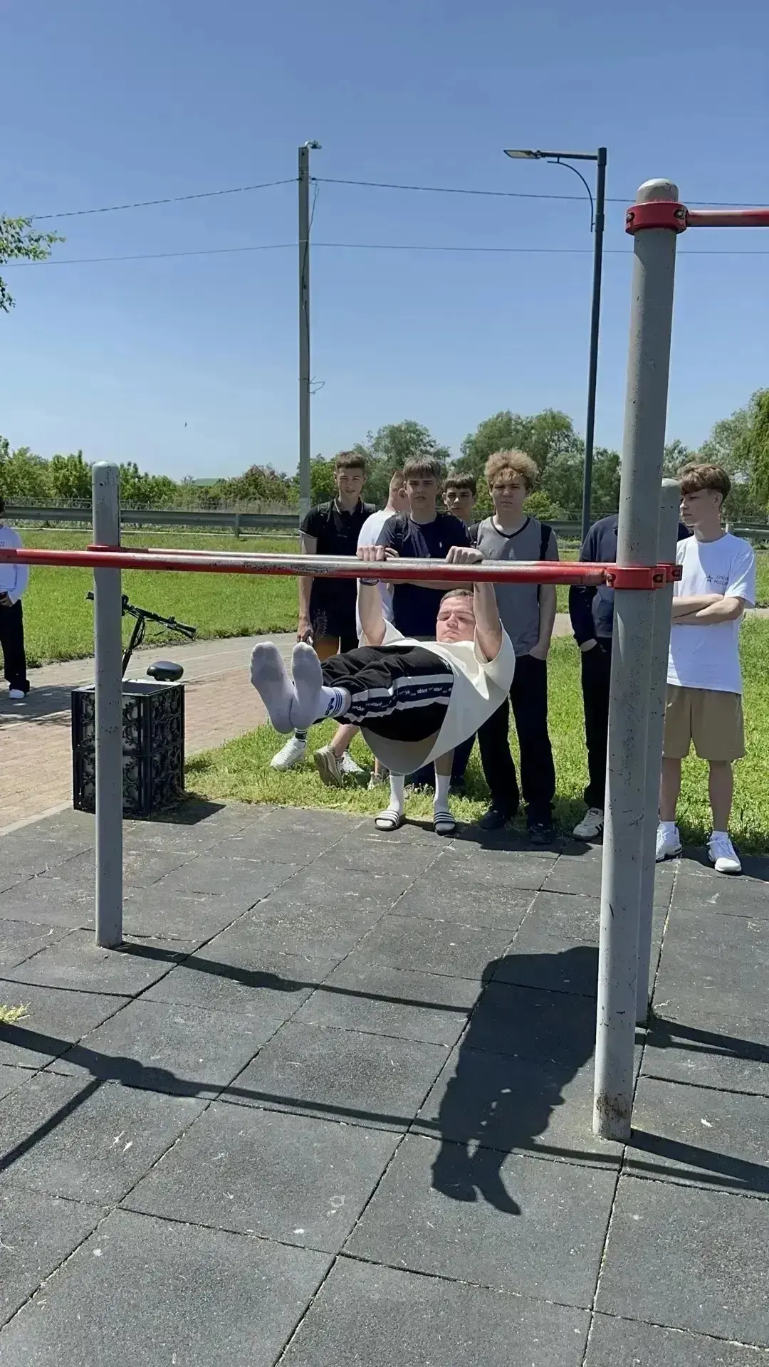 ☀️ «Воркаут без границ» на Солнечной набережной!  Сегодня в Кореновске было по-настоящему жарко! И н