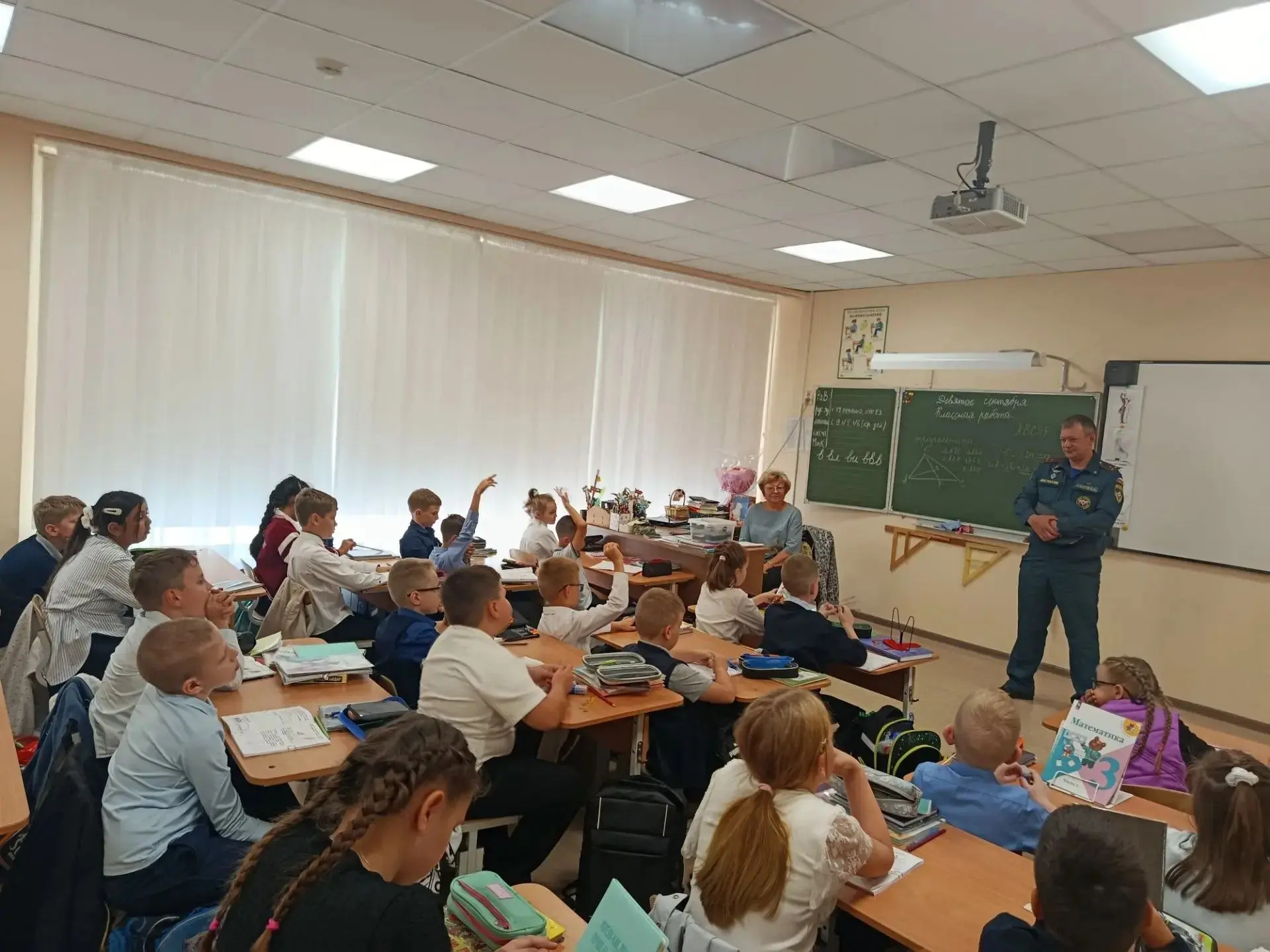 💬 Сегодня в нашей школе прошло важное событие в рамках месячника безопасности.