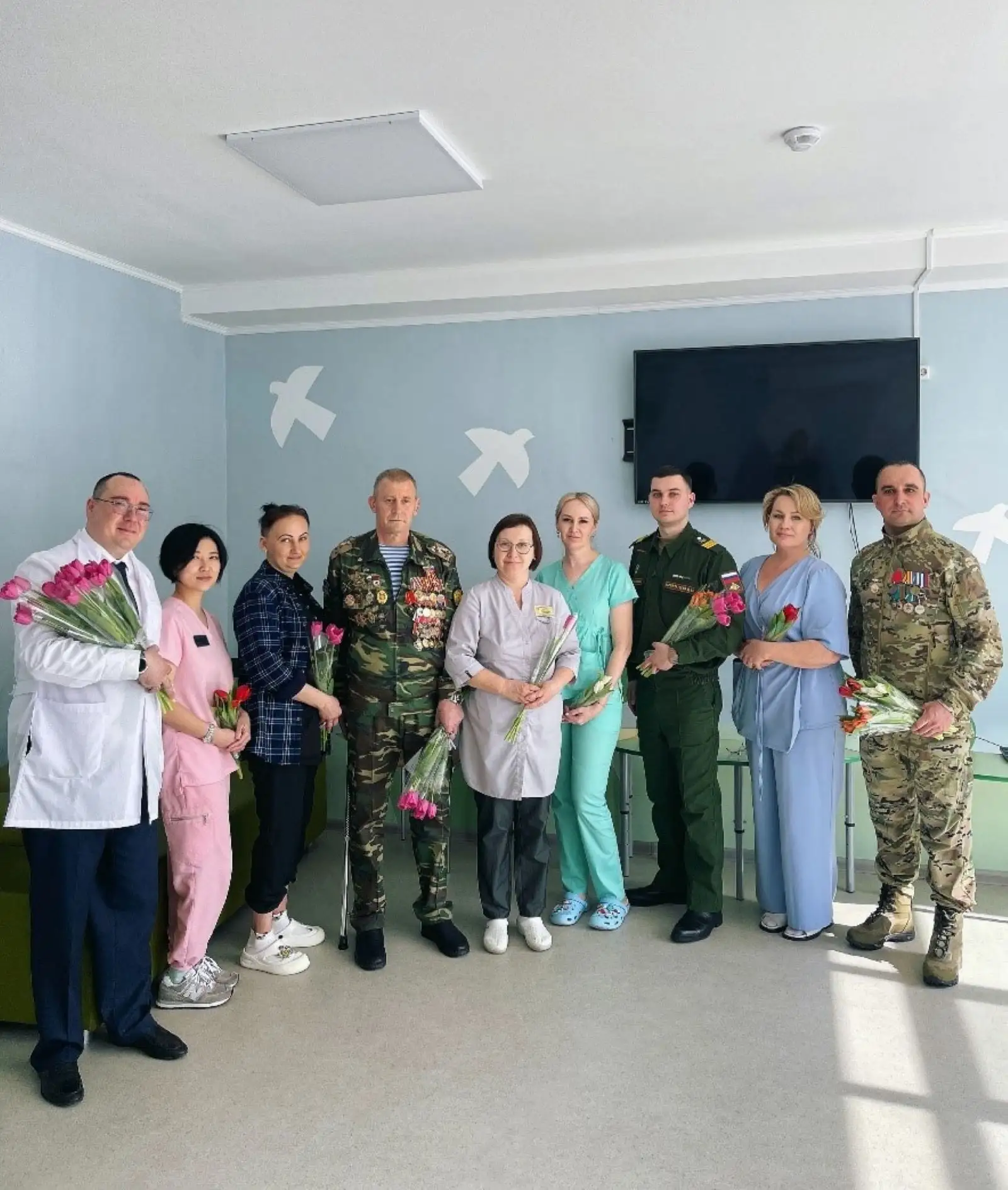 Поздравление прекрасного пола диспансера с 8 марта
